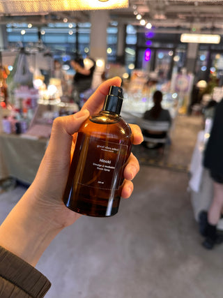 🌿 早晨的香氣儀式：用聖木噴霧重啟新一天